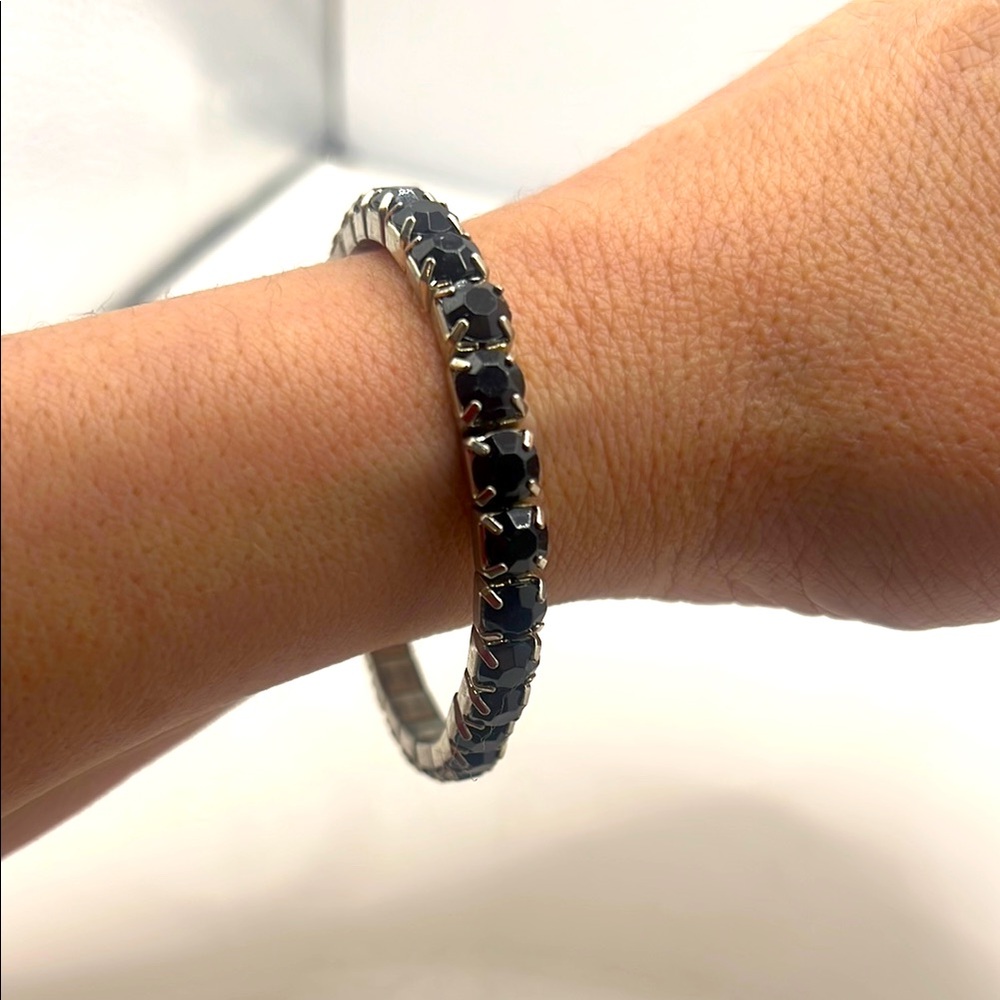 🐿️ 5 for $20 (any jewelry w squirrel) 
Elegant Black Stone Bracelet